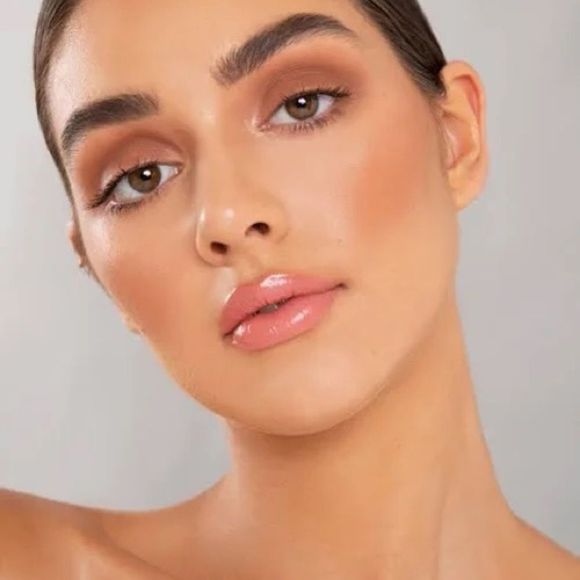 New MELLOW Lip Gloss Shade Tropez - Picture 6 of 9